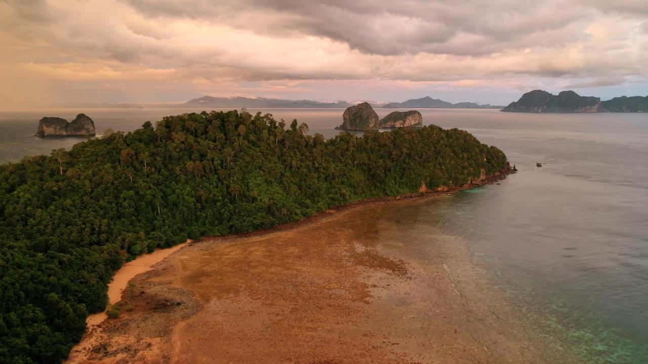 Koh Ngai Paradise Beach Exterior photo